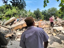 Sulap Jadi Taman Publik, Distaru Bongkar 15 Bangunan Liar di Kali Kapuk