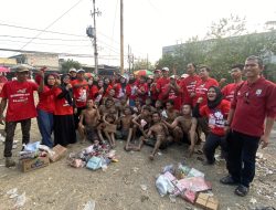 Panjat Pinang RT 04 RW 08 Bekasi Jaya Pecah! Perayaan HUT RI ke-81 Meriah