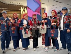Catwalk di BCFM 2026, Setwan DPRD Usung Lotus Sekarjagad Candrabhagha