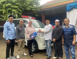 Aminah Serahkan Satu Unit Ambulance untuk RW 07 Jatiasih di Momen Reses III DPRD Kota Bekasi