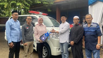 Aminah Serahkan Satu Unit Ambulance untuk RW 07 Jatiasih di Momen Reses III DPRD Kota Bekasi