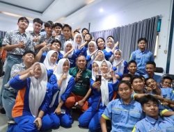 Sambangi Pelajar SMKN 1 dan SMKN 2 Bekasi, Tri Adhianto Paparkan Peluang Kerja PSEL